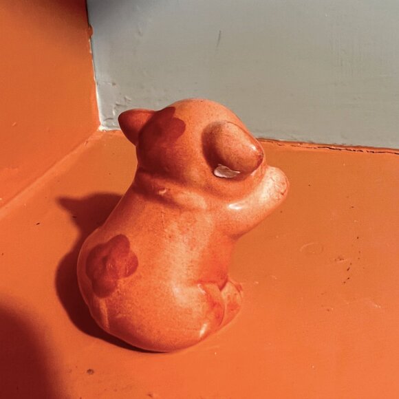 Nesting Snuggling Sleepy Pigs Salt And Pepper Shakers | Vintage Hand Painted - Picture 6 of 15